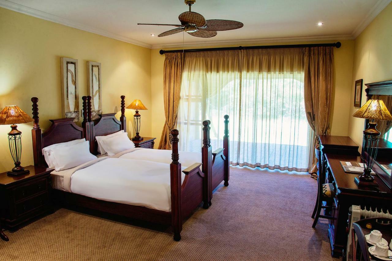 Premier Resort Mpongo Private Game Reserve Macleantown Exterior photo